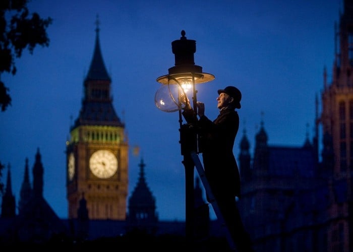 london gas lamp lamplighter image